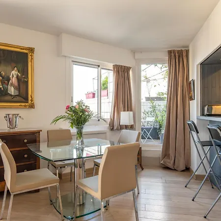 Veeve - Panoramic Views From The 17th Paris