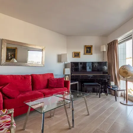 Veeve - Panoramic Views From The 17th Apartment *