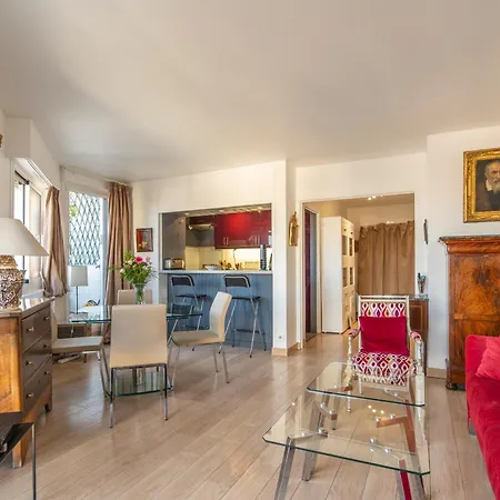 Veeve - Panoramic Views From The 17th Appartement *